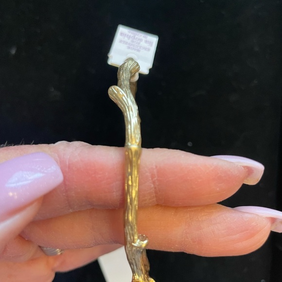 NWT Lia Sophia Out on a Limb Bangle Bracelet. Size Medium. - Picture 2 of 4